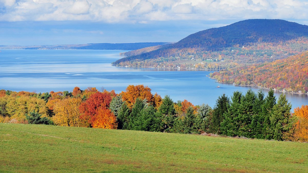 1. Finger Lakes Region, New York (USA)