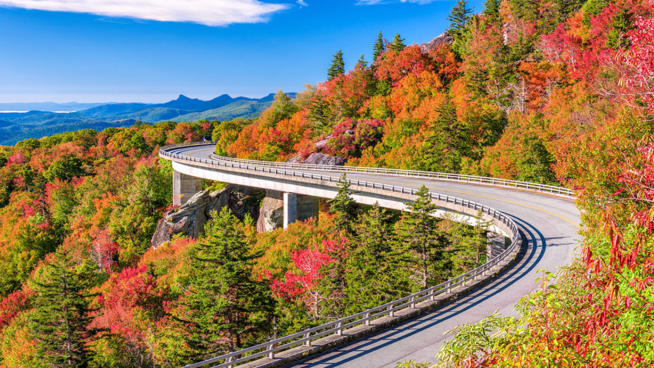 16. Blue Ridge Parkway (Less Crowded Sections), USA